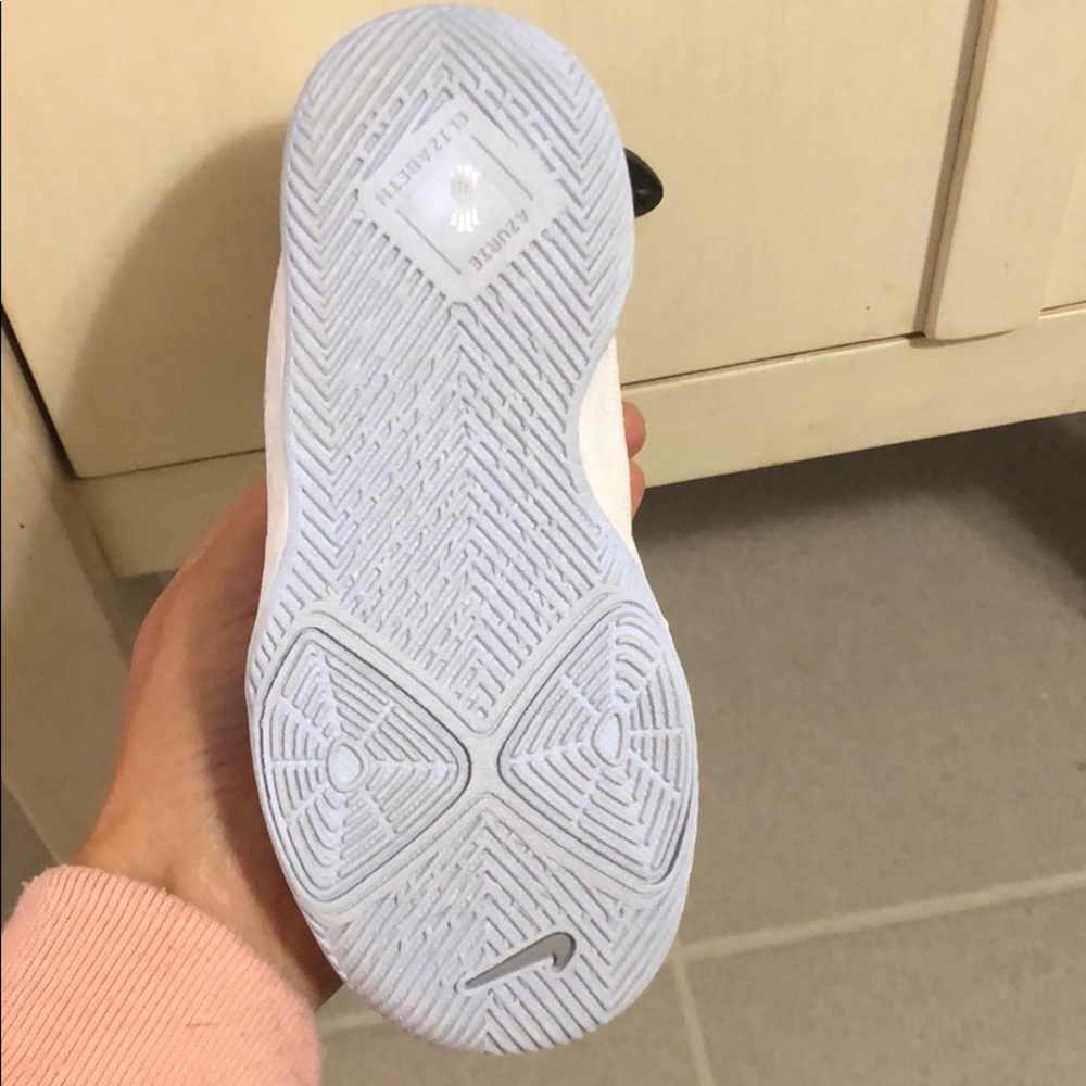 Nike sneaker - Picture 2 of 3